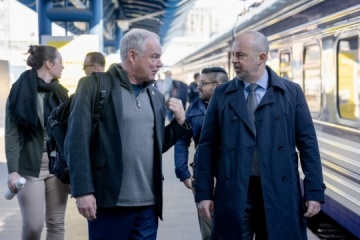 Demokratischer Senator Kaine in Kyjiw eingetroffen