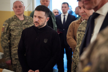 Selenskyj und Rutte besuchten Militärkrankenhaus in Odessa