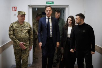 Selenskyj und Rutte besuchten Militärkrankenhaus in Odessa