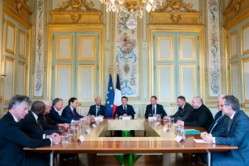 Francja uruchamia „pozytywny proces” w celu osiągnięcia trwałego pokoju na Ukrainie - Pałac Elizejski