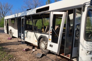 W Marhance dron uderzył w autobus przewożący pracowników firmy – 9 osób nie żyje, 30 zostało rannych

