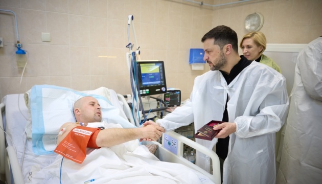 Зеленський прибув до Дніпра і відвідав госпіталь