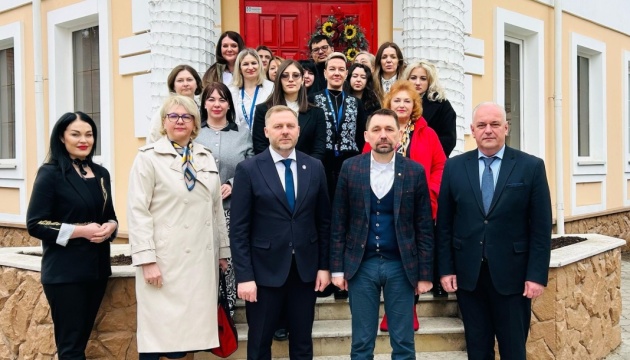 У Кишиневі міністр Точицький обговорив потреби українців у Молдові У Кишиневі міністр Точицький обговорив потреби українців у Молдові