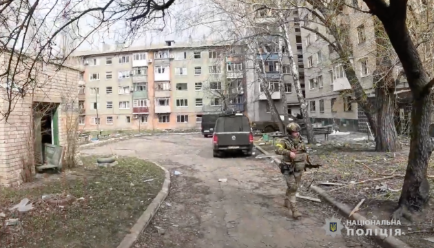 «Білі янголи» вивезли з Покровська під обстрілами ще вісьмох цивільних «Білі янголи» вивезли з Покровська під обстрілами ще вісьмох цивільних