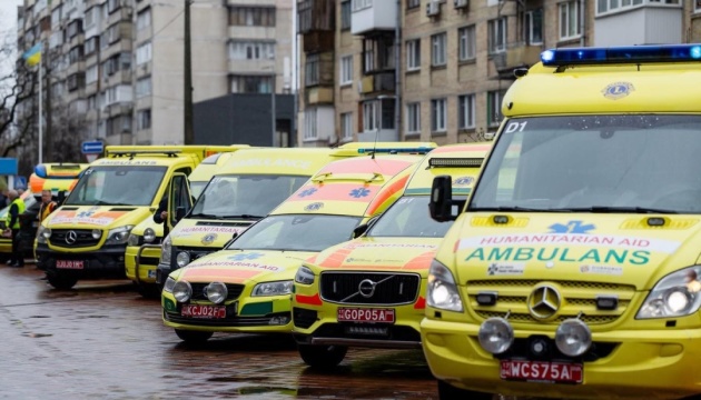 Фінляндія передала Україні карети швидкої допомоги та гуманітарний вантаж
