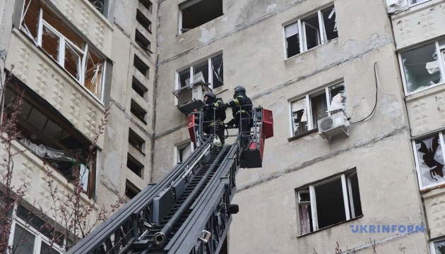 Удар «Молнією» по багатоповерхівці у Харкові: кількість постраждалих зросла до п’яти Удар «Молнією» по багатоповерхівці у Харкові: кількість постраждалих зросла до п’яти