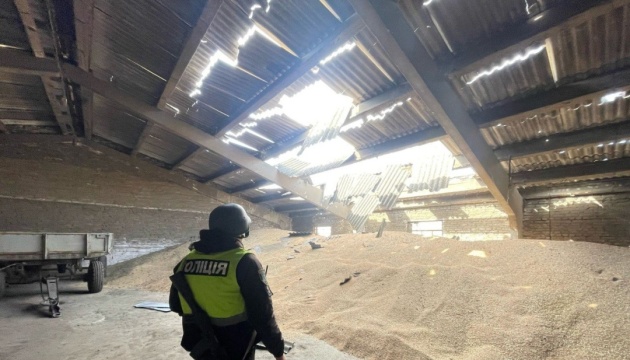 На Сумщині росіяни вдарили безпілотниками по складах, є пошкодження