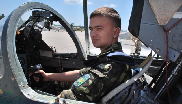 Гімназії на Хмельниччині присвоїли ім’я Героя України пілота Олексія Меся