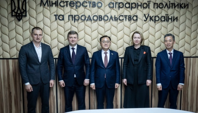 Спільне виробництво агротехніки та біоетанолу: Коваль зустрівся з південнокорейськими підприємцями