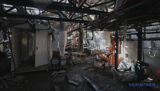 У Харкові внаслідок влучання дрона зруйноване фарбувальне та металообробне підприємство