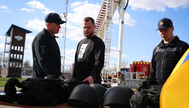 На Київщині рятувальники отримали придбане коштом бюджету сучасне пожежно-рятувальне обладнання