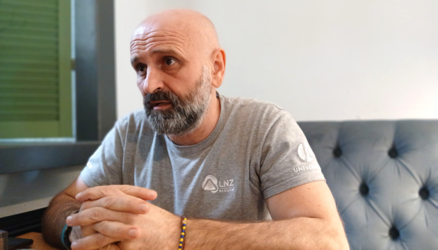 „Gute Befestigungen und Adrenalin helfen im Krieg“ – Sergeant Major Andrij Kuptschynskyj „Gute Befestigungen und Adrenalin helfen im Krieg“ – Sergeant Major Andrij Kuptschynskyj