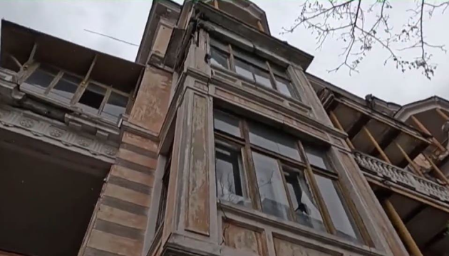 У Ялті будівля культурної історичної спадщини стала притулком для безхатьків - ЗМІ У Ялті будівля культурної історичної спадщини стала притулком для безхатьків - ЗМІ