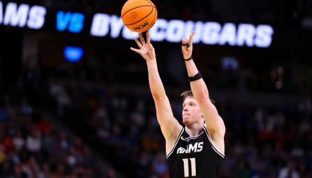 Максим Шульга зіграв у сша у баскетбольному Матчі всіх зірок NABC-Reese Максим Шульга зіграв у сша у баскетбольному Матчі всіх зірок NABC-Reese