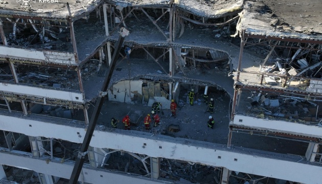 SES completes rescue operations at site of missile attack in Kyiv SES completes rescue operations at site of missile attack in Kyiv