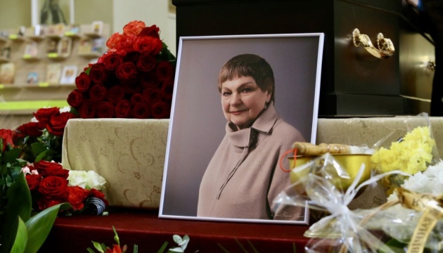 У Львові попрощалися з народною артисткою України Таїсією Литвиненко У Львові попрощалися з народною артисткою України Таїсією Литвиненко