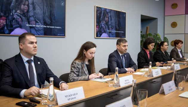 Лубінець поінформував прем’єра Бельгії про воєнні злочини РФ проти українських дітей Лубінець поінформував прем’єра Бельгії про воєнні злочини РФ проти українських дітей