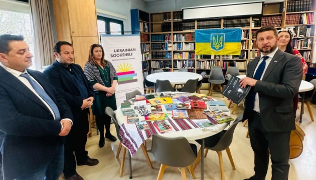 У Греції відкрили нові «Українські книжкові полички» У Греції відкрили нові «Українські книжкові полички»