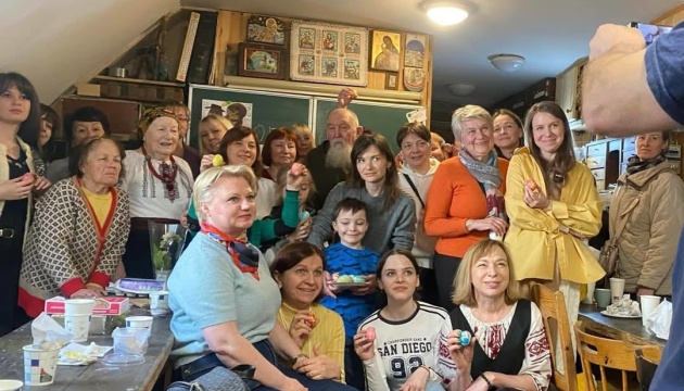 Союз українок Естонії провів майстер-клас з писанкарства