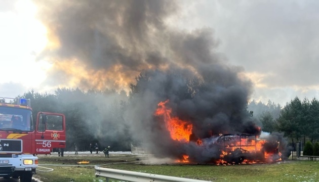 На Львівщині зіткнулися і загорілися мікроавтобус та ГАЗель, семеро постраждалих На Львівщині зіткнулися і загорілися мікроавтобус та ГАЗель, семеро постраждалих