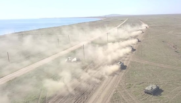 Окупанти перетворили кримський заповідник на військовий полігон - соцмережі Окупанти перетворили кримський заповідник на військовий полігон - соцмережі