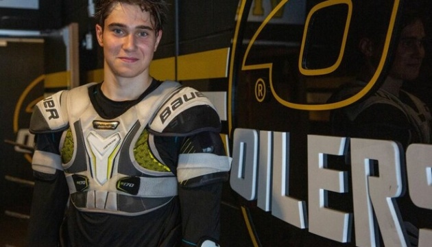 Un Ukrainien de 17 ans remporte l'argent au championnat norvégien de hockey sur glace Un Ukrainien de 17 ans remporte l'argent au championnat norvégien de hockey sur glace