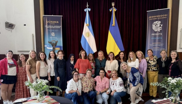 У Буенос-Айресі провели майстер-клас з писанкарства