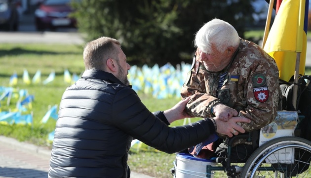 На Чернігівщину приїхав відомий волонтер Дядя Гриша