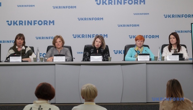 «Зціли серце матері»: підтримка українських жінок, які втратили близьких через війну «Зціли серце матері»: підтримка українських жінок, які втратили близьких через війну