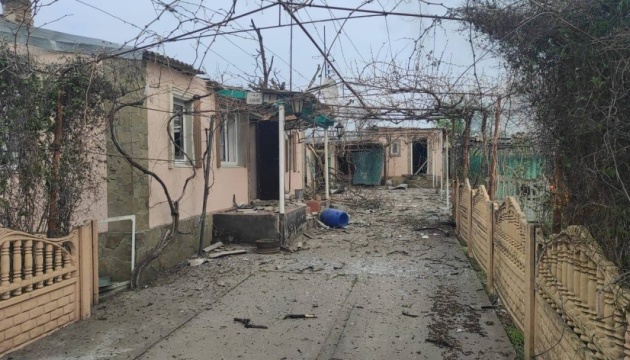 Армія РФ атакувала з артилерії Новоолександрівку на Херсонщині, пошкоджені будинки Армія РФ атакувала з артилерії Новоолександрівку на Херсонщині, пошкоджені будинки