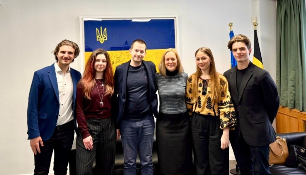 Представники українських молодіжних організацій у Бельгії завітали до посольства України