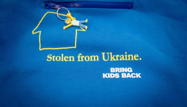 ウクライナ外相、ロシアにさらわれたウクライナ児童の帰還問題喚起のためのキャンペーン開始を発表