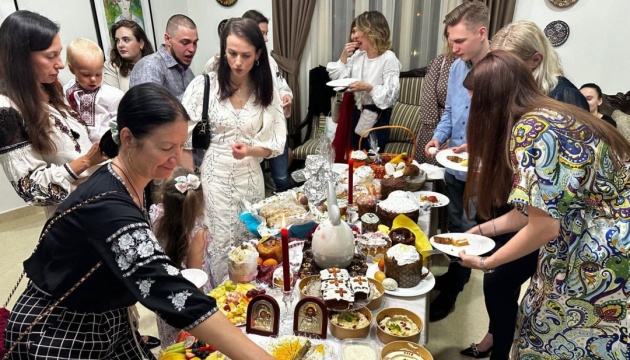 Посольство запросило українців відсвяткувати Великдень у Катарі Посольство запросило українців відсвяткувати Великдень у Катарі