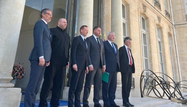 Une délégation ukrainienne et des représentants des États de la coalition des volontaires ont discuté d’un cessez-le-feu et des garanties de sécurité Une délégation ukrainienne et des représentants des États de la coalition des volontaires ont discuté d’un cessez-le-feu et des garanties de sécurité