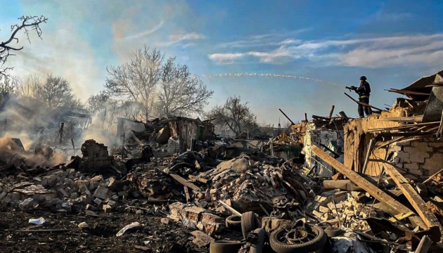 У Куп’янському районі ліквідували три пожежі, що виникли внаслідок російських обстрілів У Куп’янському районі ліквідували три пожежі, що виникли внаслідок російських обстрілів