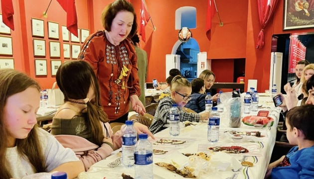 У Стамбулі для українських дітей провели великодній майстер-клас