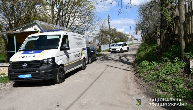 На Тернопільщині 19-річна породілля покинула новонародженого сина на вулиці - її знайшла поліція