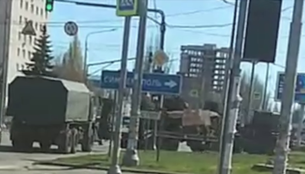 У Маріуполі збільшується кількість колон з танками - Центр вивчення окупації