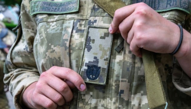 Слідчі перевіряють, чи пов’язані самогубства двох курсантів - на Буковині та у Хмельницькому Слідчі перевіряють, чи пов’язані самогубства двох курсантів - на Буковині та у Хмельницькому