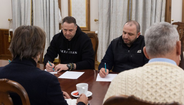 Yermak, Umerov, Sybiha arrive in London Yermak, Umerov, Sybiha arrive in London
