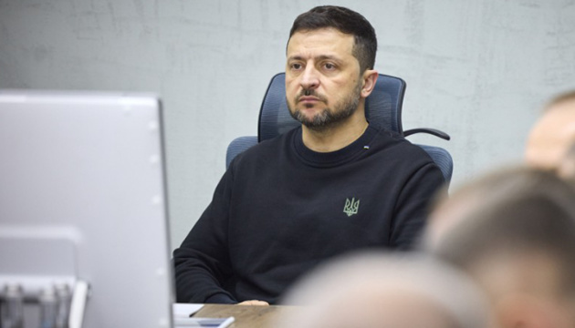 Selenskyj fordert sofortigen und umfassenden Waffenstillstand und warnt Welt vor Fortsetzung des Krieges