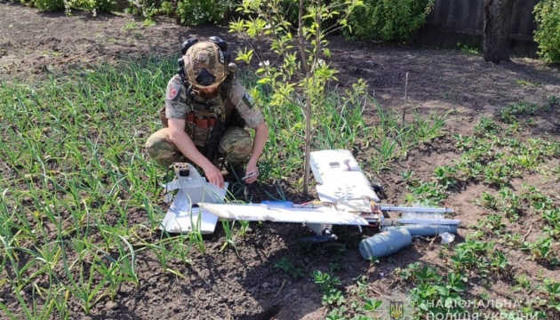 На Сумщині знешкодили бойову частину російського дрона, який впав і не вибухнув На Сумщині знешкодили бойову частину російського дрона, який впав і не вибухнув