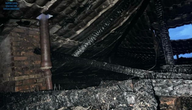 Атака дронів: на Київщині пошкоджені шість багатоповерхівок, заклад освіти та автівки Атака дронів: на Київщині пошкоджені шість багатоповерхівок, заклад освіти та автівки