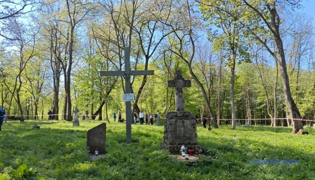 На Тернопільщині українсько-польська експедиція розпочала ексгумаційні роботи у Пужниках