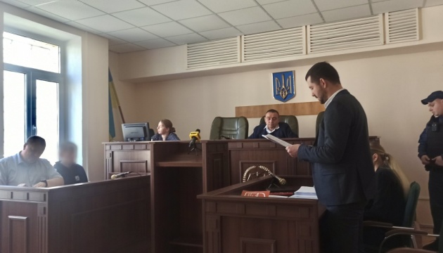 Суд відправив під домашній арешт підлітків, які побили військового у столичному Гідропарку Суд відправив під домашній арешт підлітків, які побили військового у столичному Гідропарку