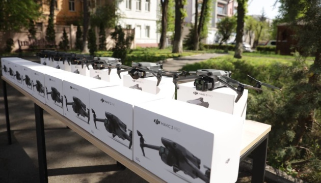Вінницька ОВА передала прикордонникам квадрокоптери на понад ₴1 мільйон Вінницька ОВА передала прикордонникам квадрокоптери на понад ₴1 мільйон