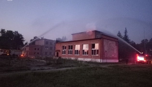 В Охтирці ліквідували масштабну пожежу після російських ударів В Охтирці ліквідували масштабну пожежу після російських ударів