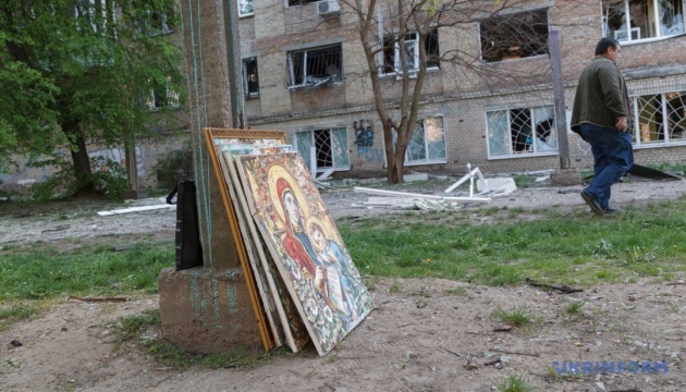 Following April 24 attack on Kyiv, artworks, icons, towels saved Following April 24 attack on Kyiv, artworks, icons, towels saved