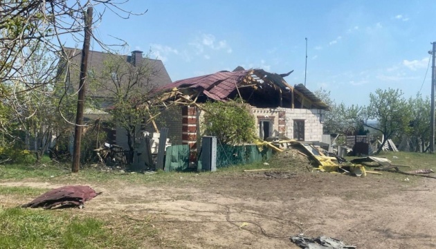 На Харківщині за добу через обстріли пошкоджені житлові будинки та господарчі споруди На Харківщині за добу через обстріли пошкоджені житлові будинки та господарчі споруди