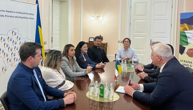 Андрій Сибіга зустрівся з українською громадою в Італії Андрій Сибіга зустрівся з українською громадою в Італії
